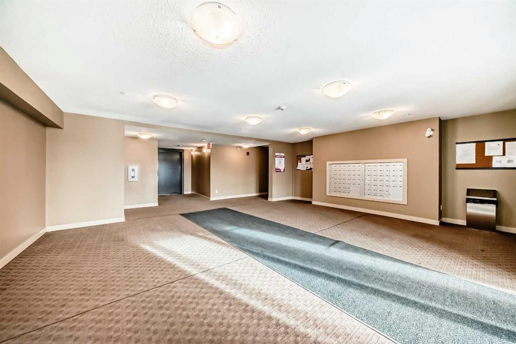 314-5 Saddlestone Way, Calgary, AB - Indoor Photo Showing Other Room