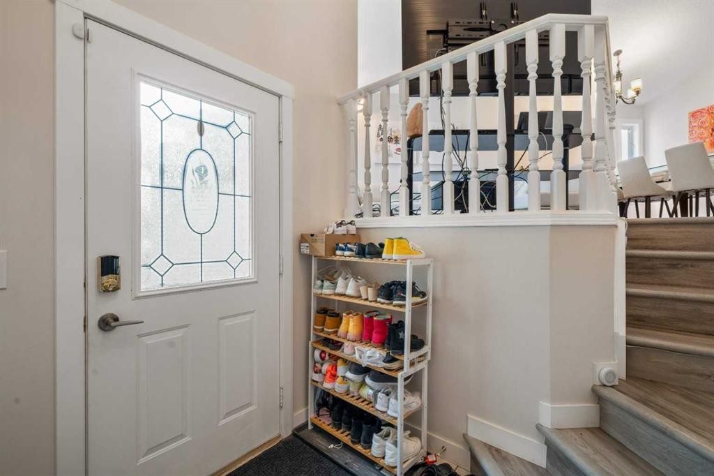 358 Hawkstone Drive Nw, Calgary, AB - Indoor Photo Showing Other Room