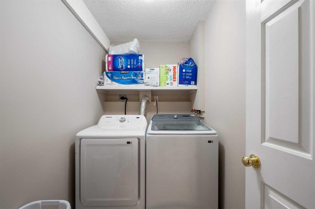 358 Hawkstone Drive Nw, Calgary, AB - Indoor Photo Showing Laundry Room