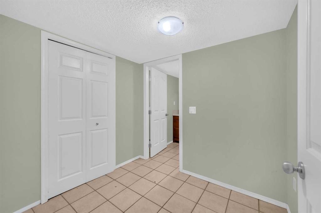 212 Tarawood Place Ne, Calgary, AB - Indoor Photo Showing Other Room