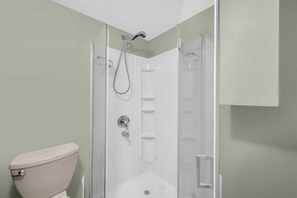 212 Tarawood Place Ne, Calgary, AB - Indoor Photo Showing Bathroom