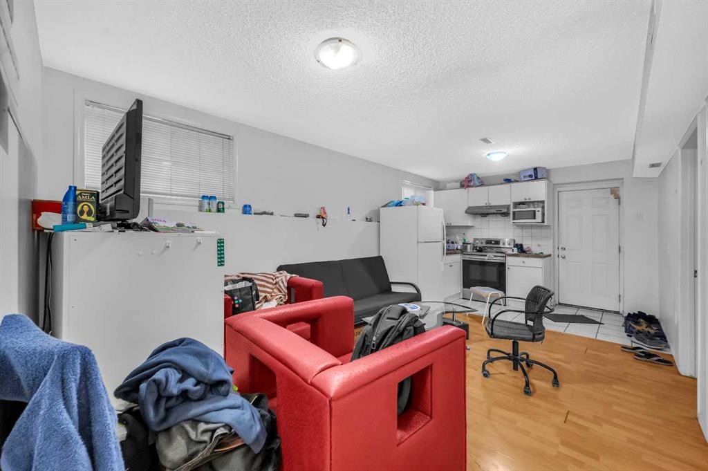 212 Tarawood Place Ne, Calgary, AB - Indoor