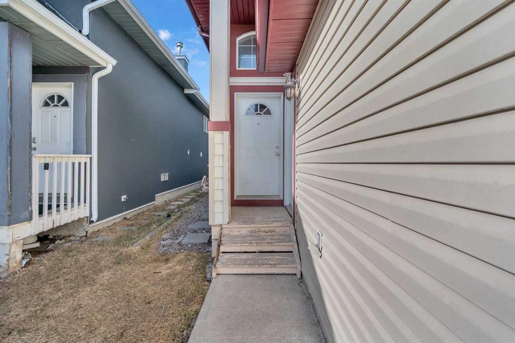 212 Tarawood Place Ne, Calgary, AB - Outdoor With Exterior