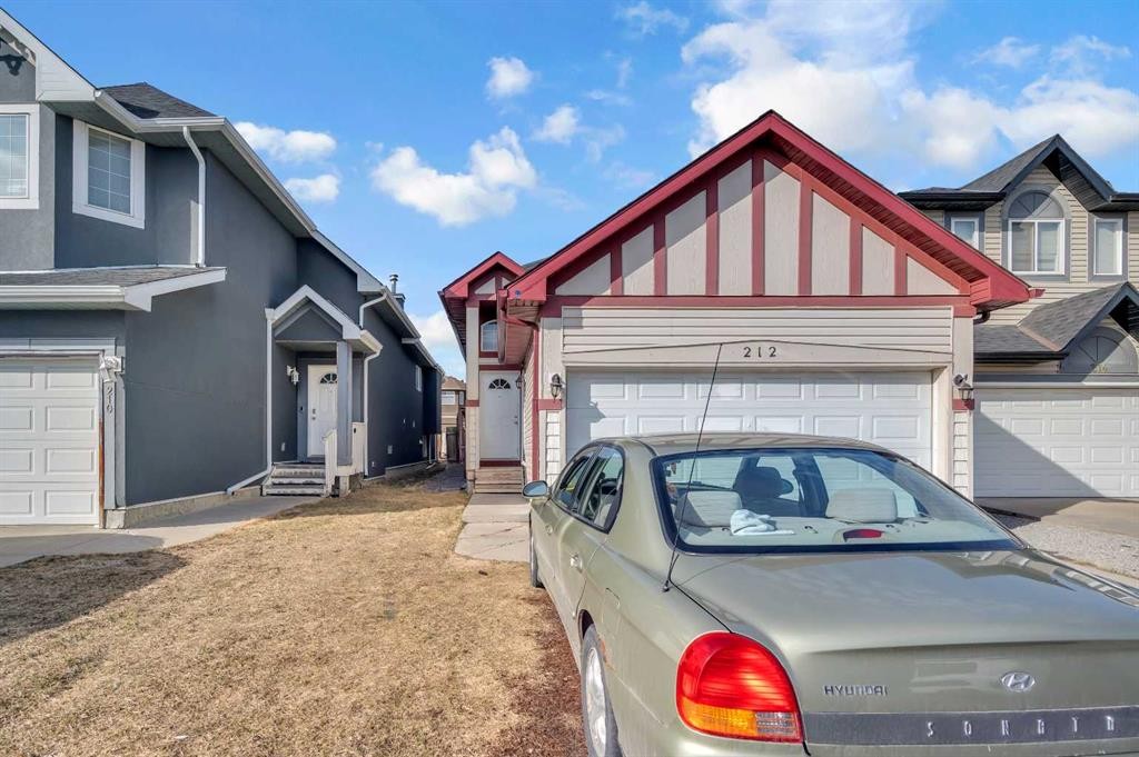 212 Tarawood Place Ne, Calgary, AB - Outdoor With Facade