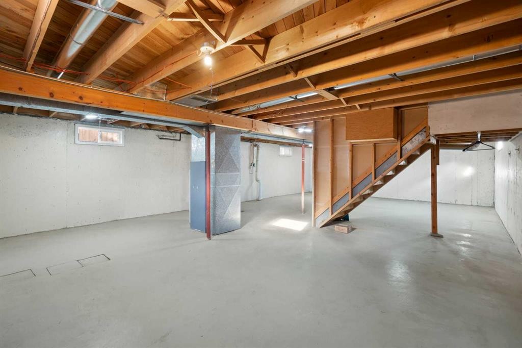 181 Dovercliffe Close Se, Calgary, AB - Indoor Photo Showing Basement