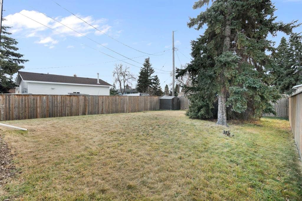 181 Dovercliffe Close Se, Calgary, AB - Outdoor