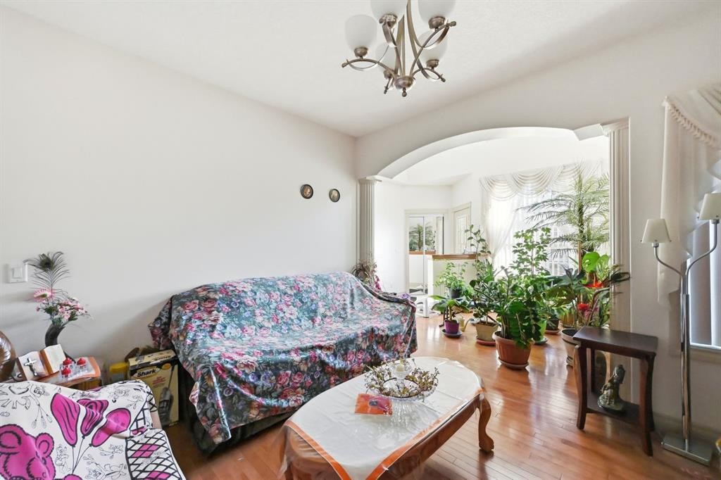 104 Taralake Common Ne, Calgary, AB - Indoor Photo Showing Living Room