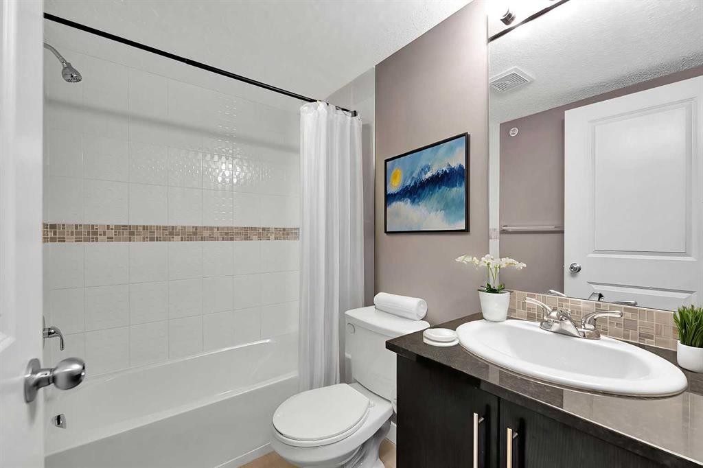3407-81 Legacy Boulevard Se, Calgary, AB - Indoor Photo Showing Bathroom