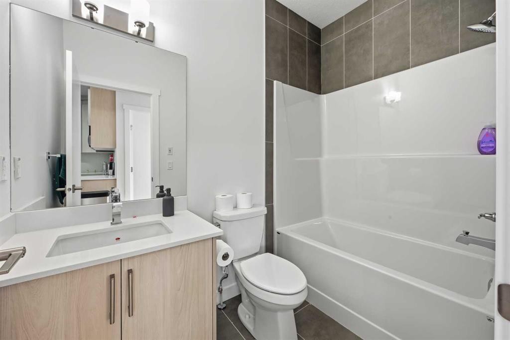 21 Cornerbrook Lane Ne, Calgary, AB - Indoor