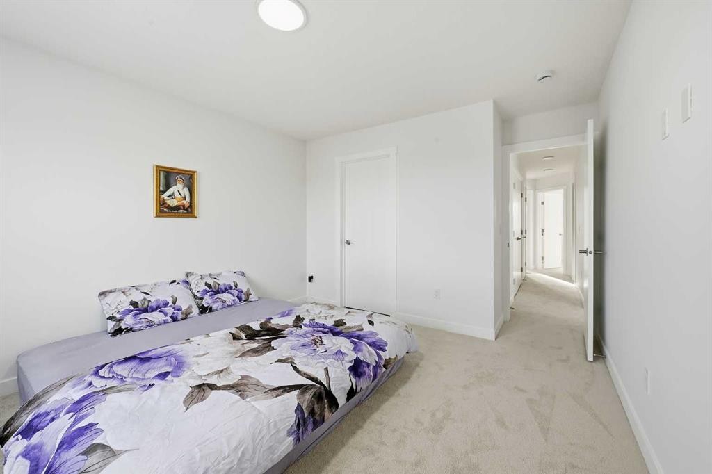 21 Cornerbrook Lane Ne, Calgary, AB - Indoor Photo Showing Bedroom