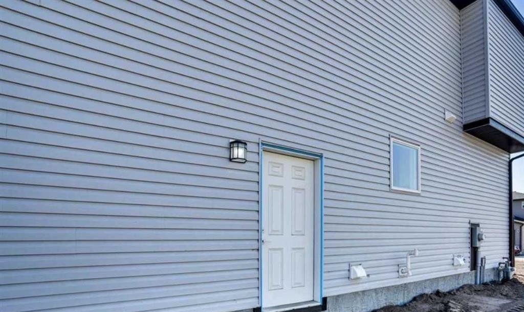 21 Cornerbrook Lane Ne, Calgary, AB - Outdoor With Exterior