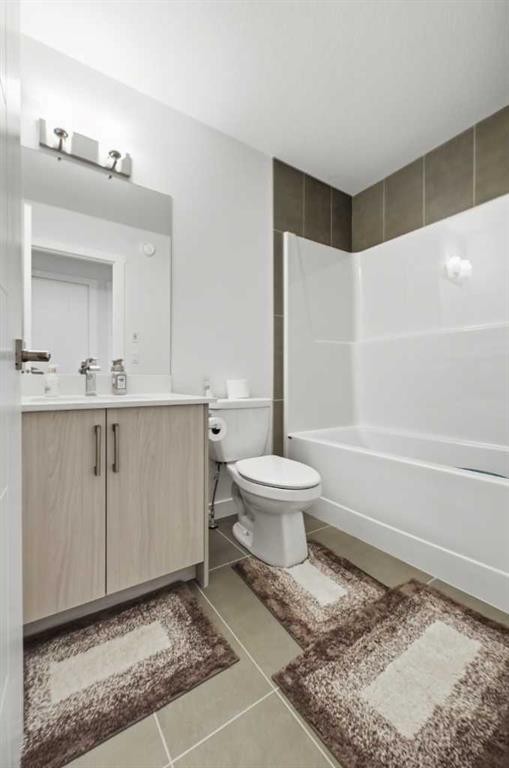 21 Cornerbrook Lane Ne, Calgary, AB - Indoor Photo Showing Laundry Room