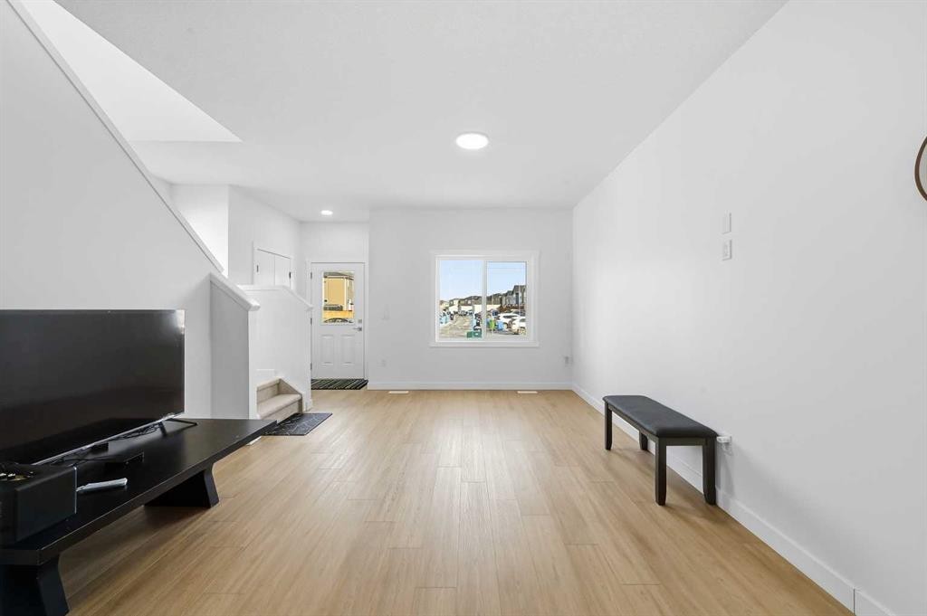 21 Cornerbrook Lane Ne, Calgary, AB - Indoor Photo Showing Living Room