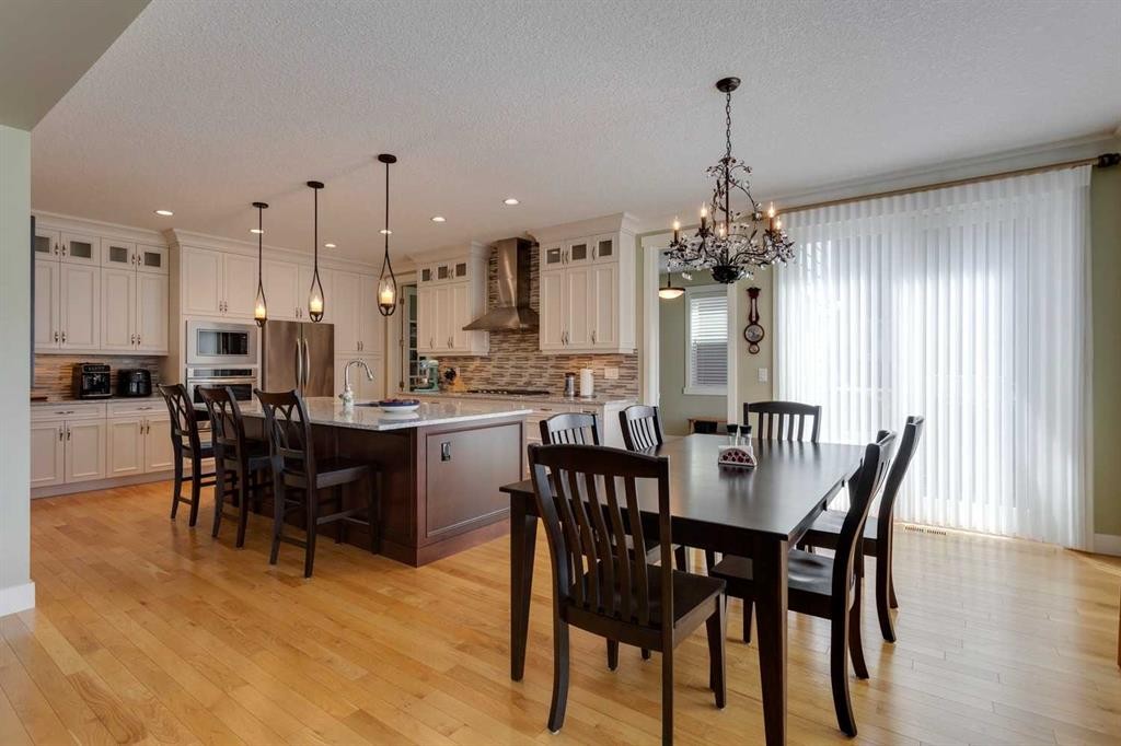 417 29 Avenue Nw, Calgary, AB - Indoor Photo Showing Dining Room