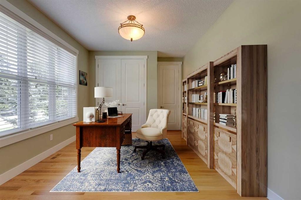 417 29 Avenue Nw, Calgary, AB - Indoor Photo Showing Office