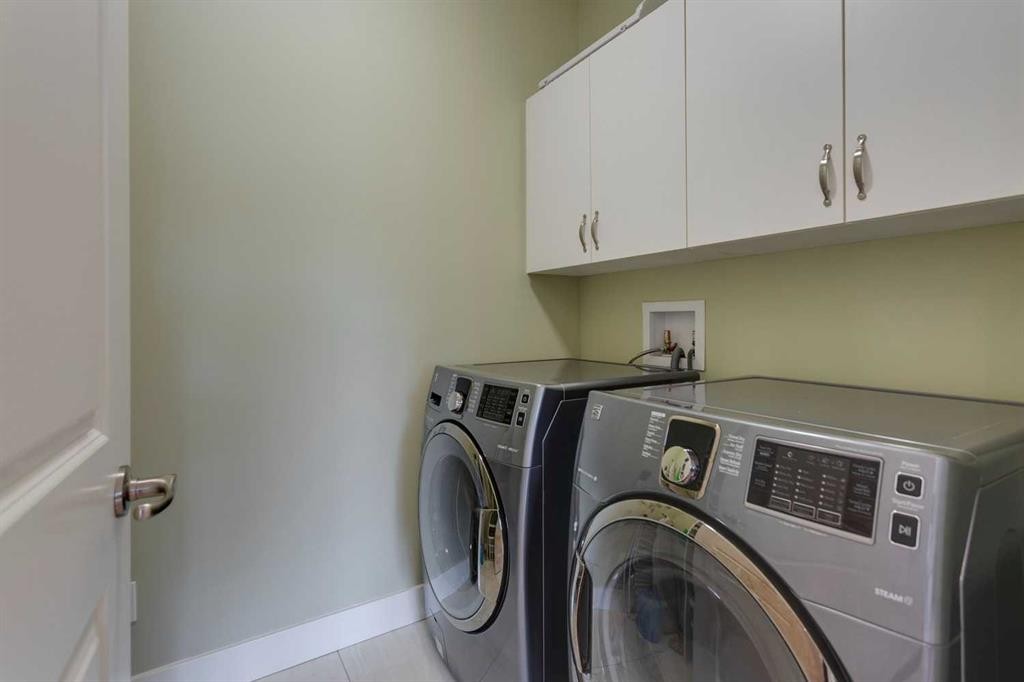 417 29 Avenue Nw, Calgary, AB - Indoor Photo Showing Laundry Room