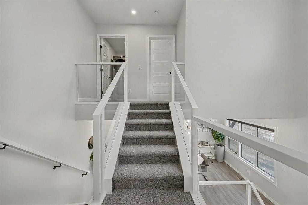 1882 Rangeview Drive Se, Calgary, AB - Indoor Photo Showing Other Room