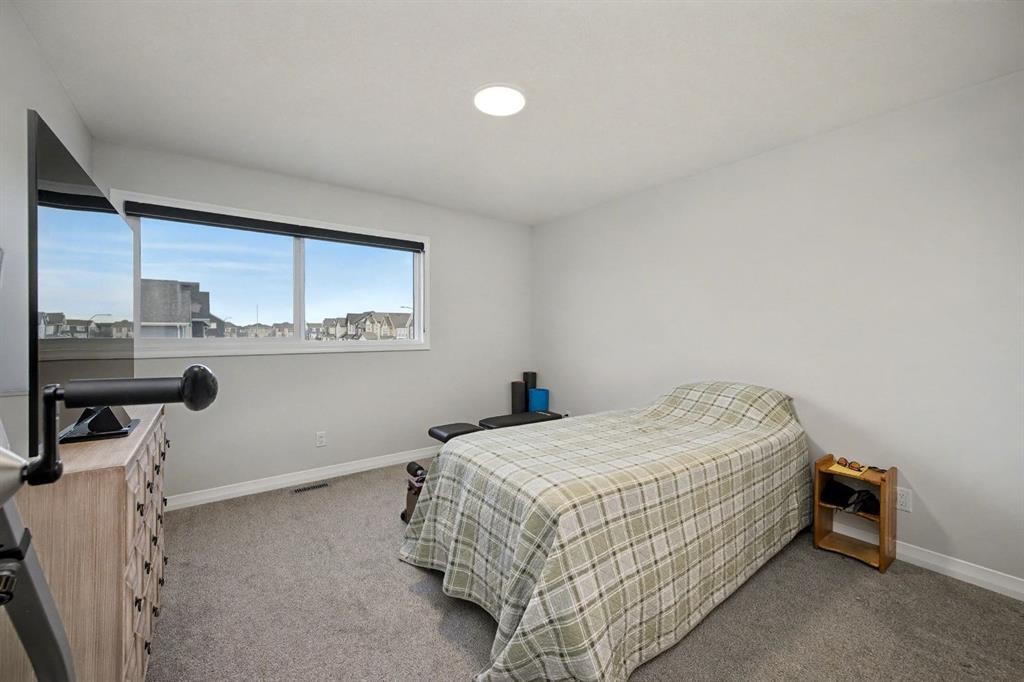 1882 Rangeview Drive Se, Calgary, AB - Indoor Photo Showing Bedroom