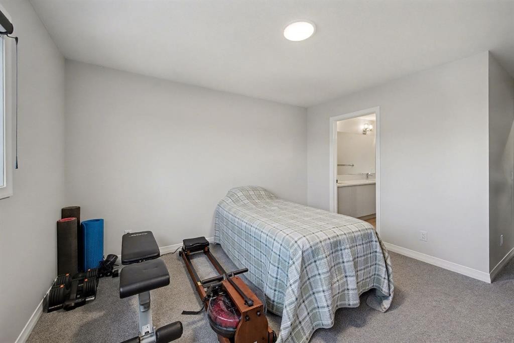 1882 Rangeview Drive Se, Calgary, AB - Indoor Photo Showing Bedroom