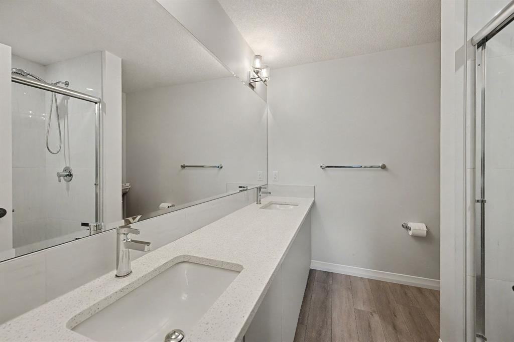 1882 Rangeview Drive Se, Calgary, AB - Indoor Photo Showing Bathroom