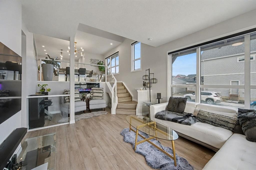 1882 Rangeview Drive Se, Calgary, AB - Indoor Photo Showing Living Room