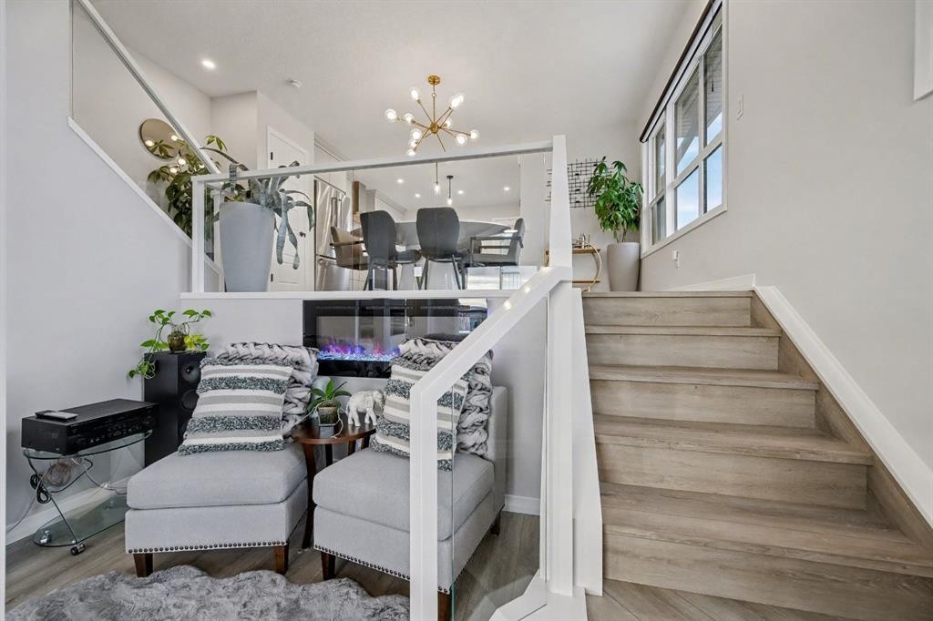 1882 Rangeview Drive Se, Calgary, AB - Indoor Photo Showing Other Room