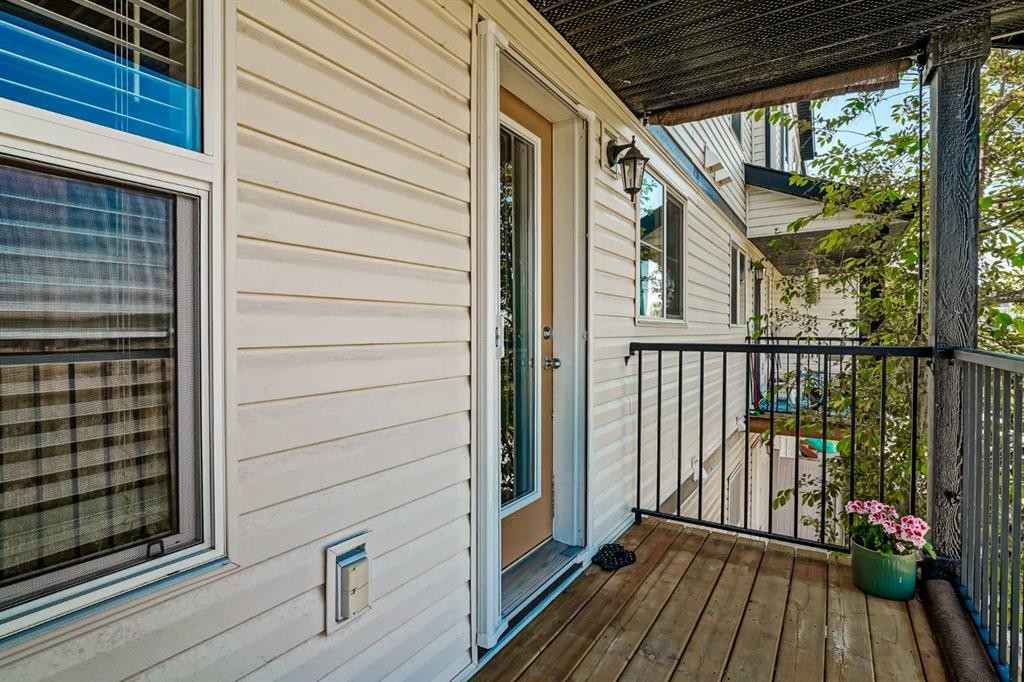 313 Copperpond Landing Se, Calgary, AB - Outdoor With Deck Patio Veranda With Exterior