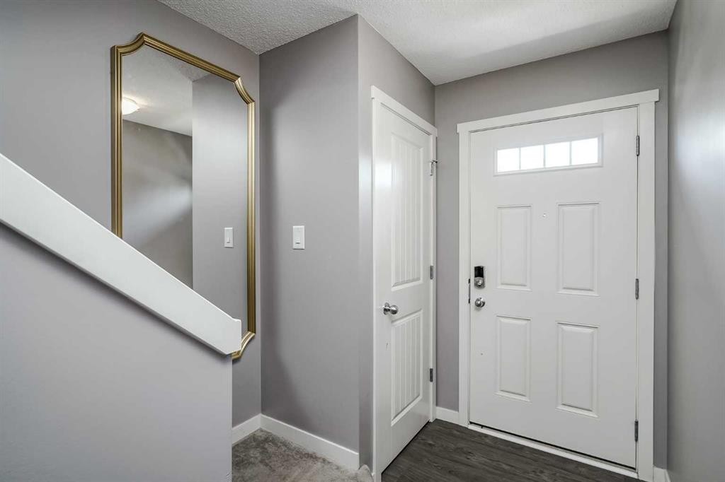 313 Copperpond Landing Se, Calgary, AB - Indoor Photo Showing Other Room