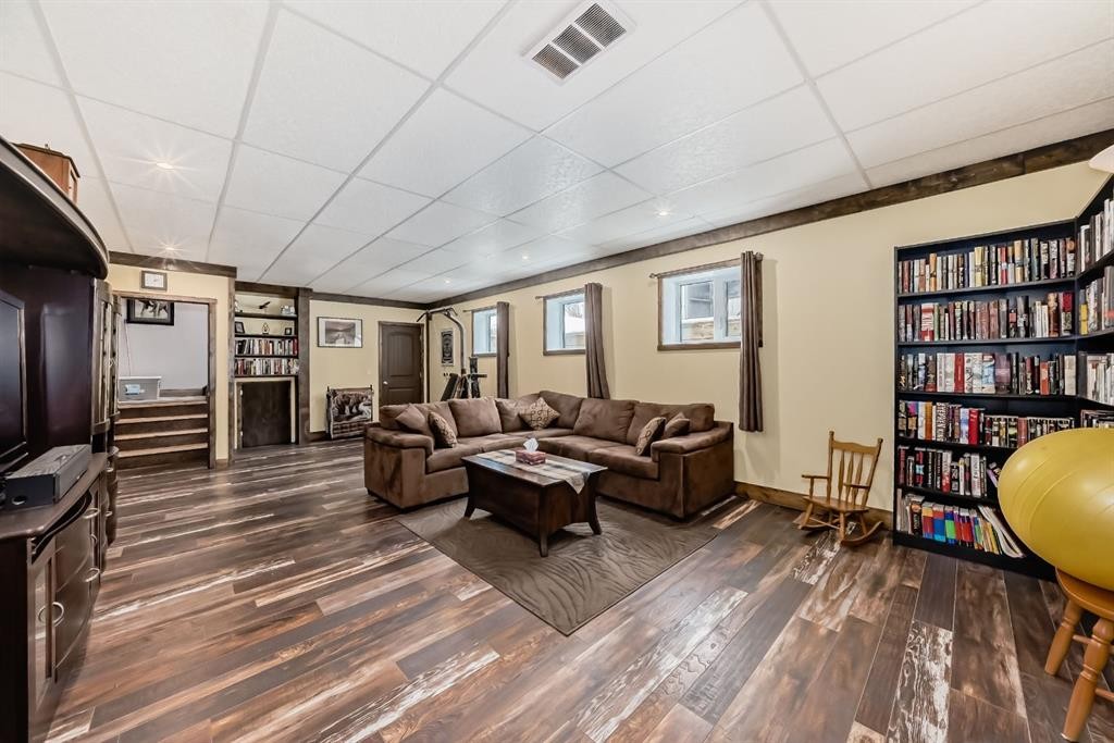 3 Kaylee Crescent, White Sands, AB - Indoor