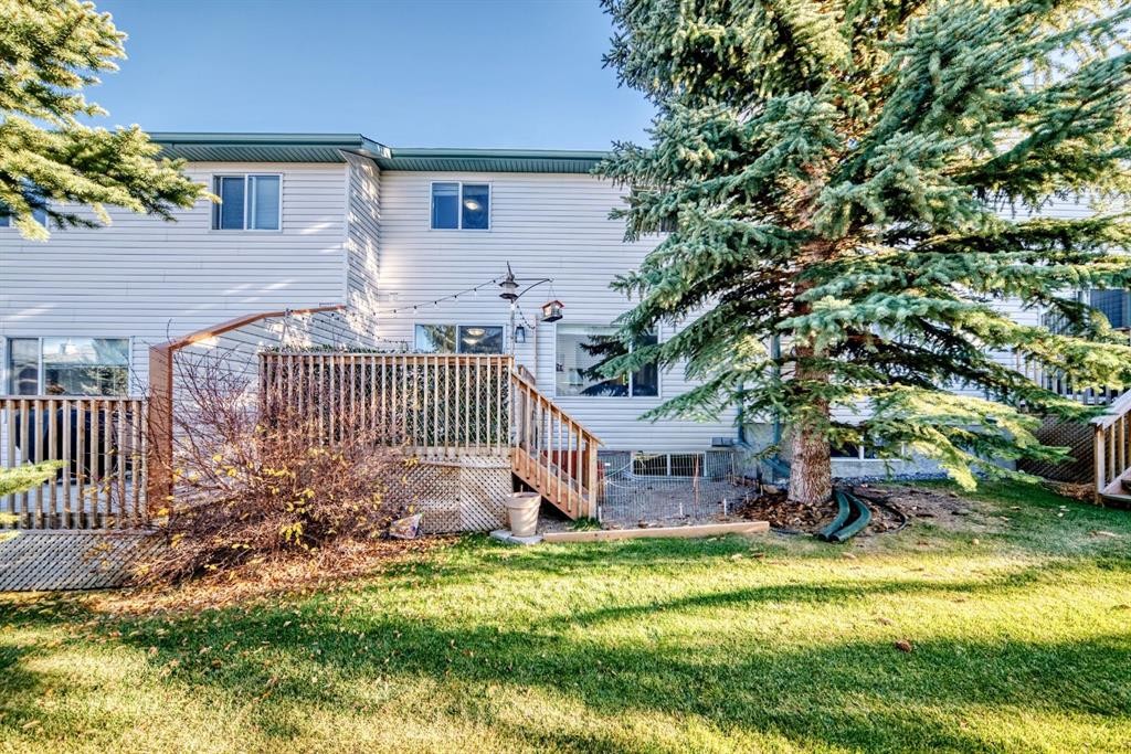 8-122 Bow Ridge Crescent, Cochrane, AB - Outdoor