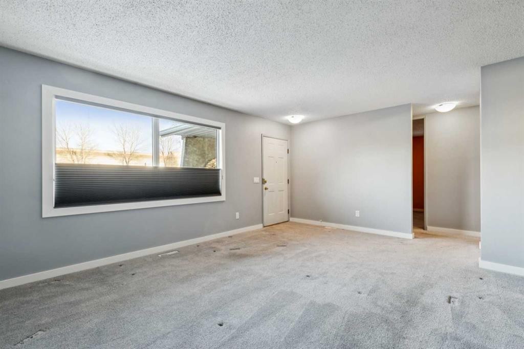 5423 Madigan Drive Ne, Calgary, AB - Indoor