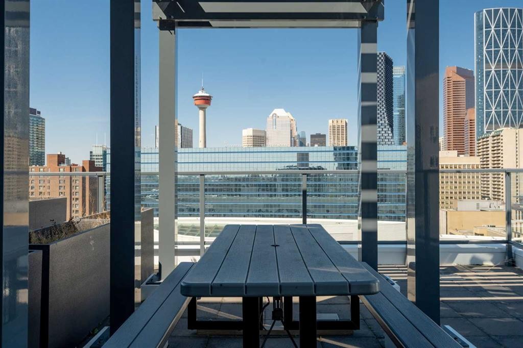 1503-450 8 Avenue Se, Calgary, AB - Outdoor