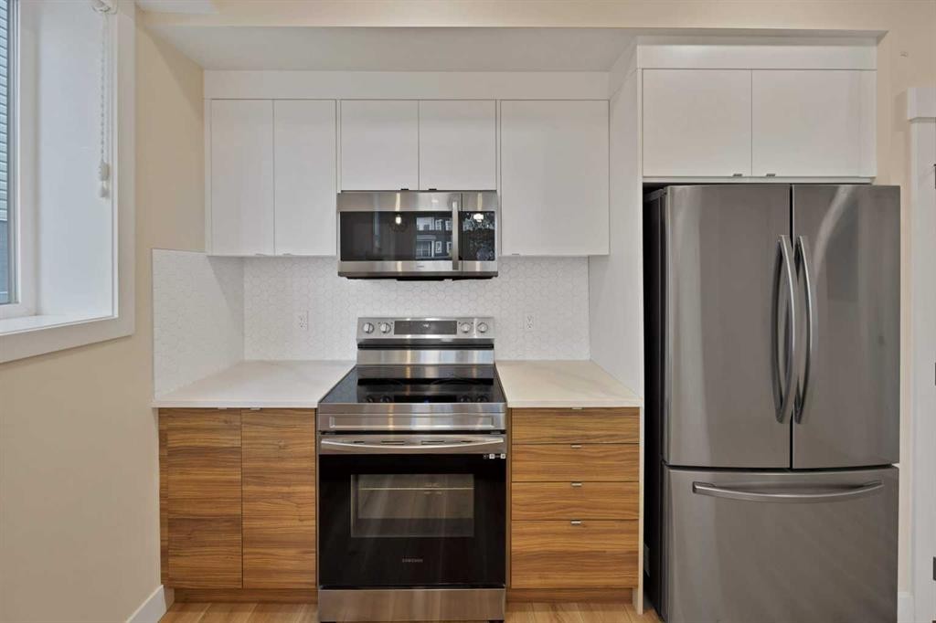 812-10060 46 Street Ne, Calgary, AB - Indoor Photo Showing Kitchen