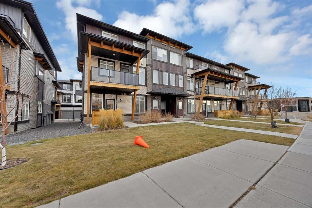 812-10060 46 Street Ne, Calgary, AB - Outdoor With Facade