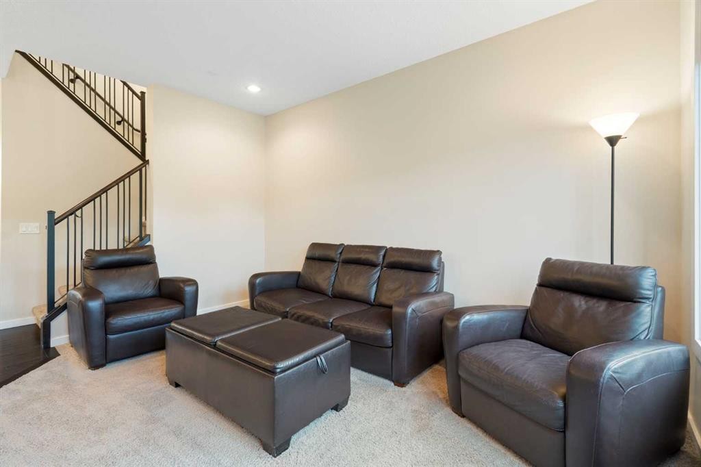 13 Marquis Place Se, Calgary, AB - Indoor