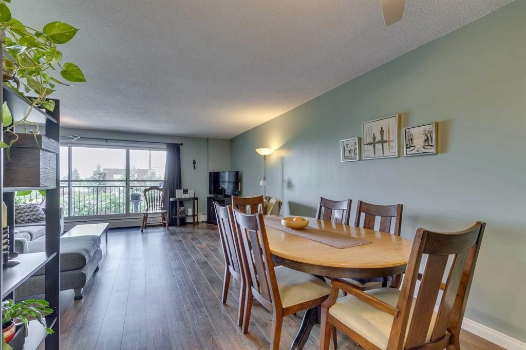 35B-231 Heritage Drive Se, Calgary, AB - Indoor Photo Showing Dining Room