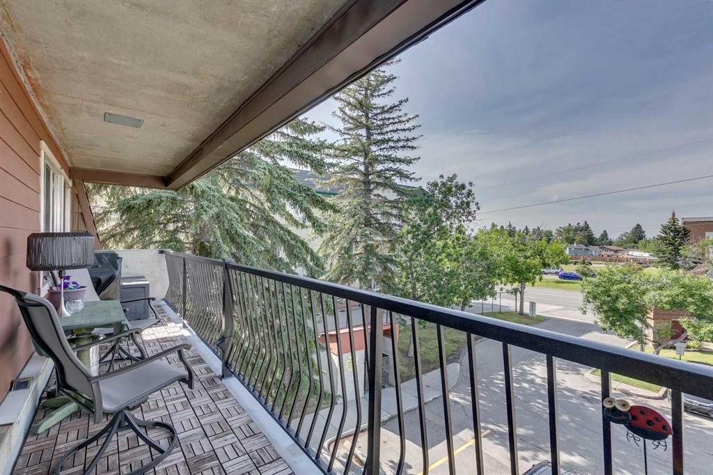 35B-231 Heritage Drive Se, Calgary, AB - Outdoor With Exterior