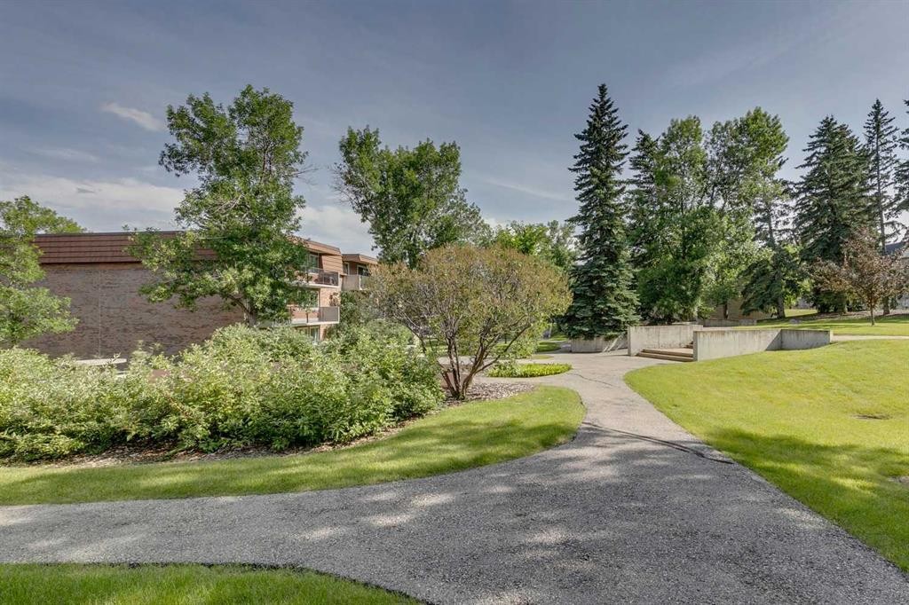 35B-231 Heritage Drive Se, Calgary, AB - Outdoor