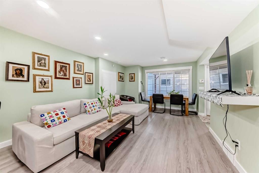 397 Rainbow Falls Drive, Chestermere, AB - Indoor