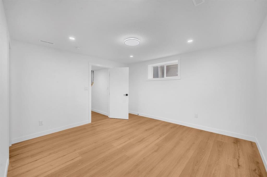 3229 Doverville Crescent Se, Calgary, AB - Indoor Photo Showing Other Room