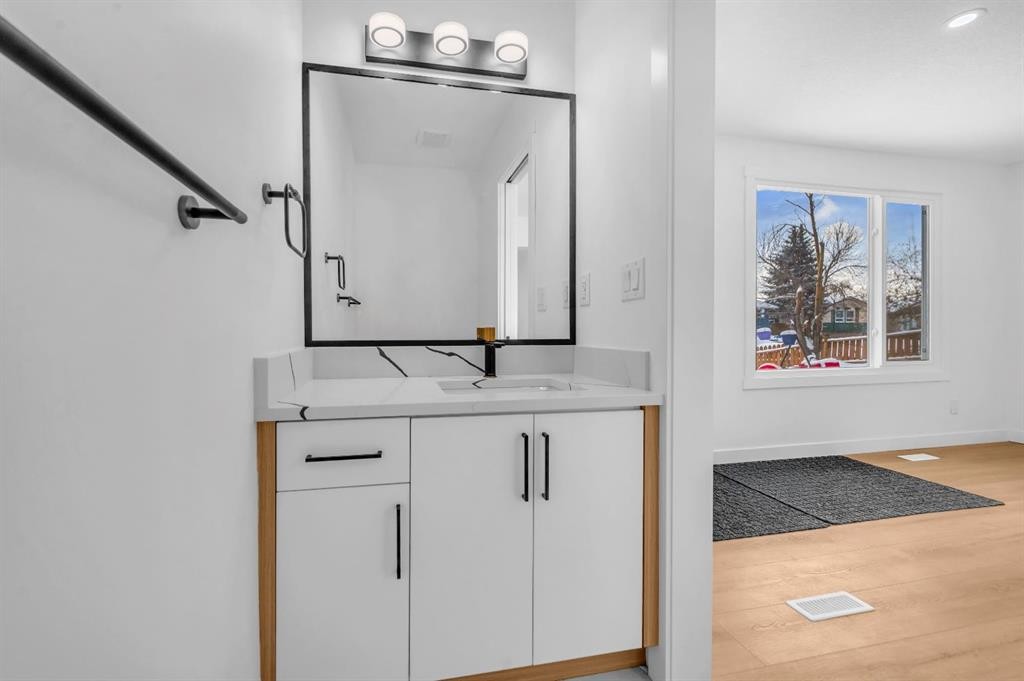 3229 Doverville Crescent Se, Calgary, AB - Indoor Photo Showing Other Room