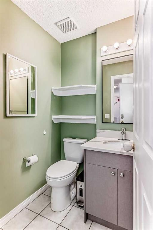 71 Millrise Square Sw, Calgary, AB - Indoor Photo Showing Bathroom