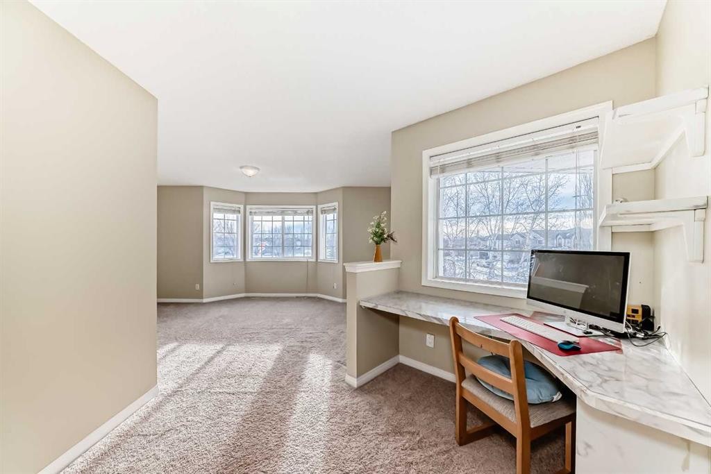 71 Millrise Square Sw, Calgary, AB - Indoor Photo Showing Office