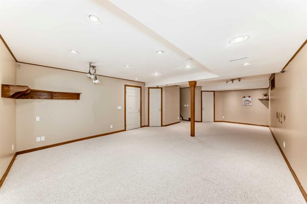 71 Millrise Square Sw, Calgary, AB - Indoor Photo Showing Other Room