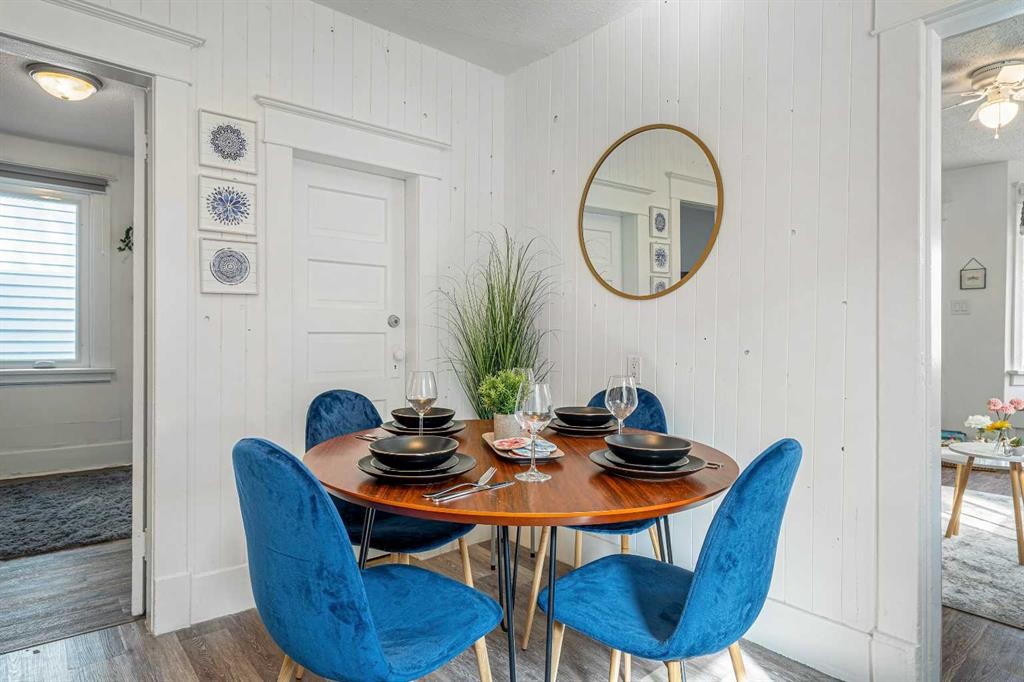 133 1 Street, Drumheller, AB - Indoor Photo Showing Dining Room