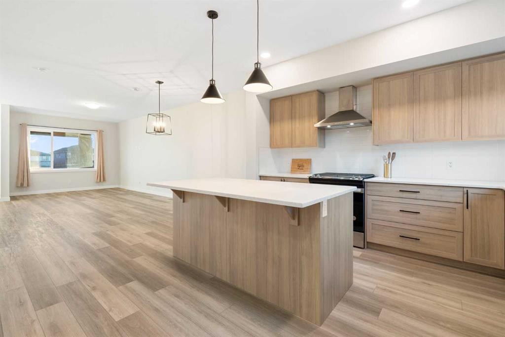 99 Edith Passage Nw, Calgary, AB - Indoor Photo Showing Kitchen