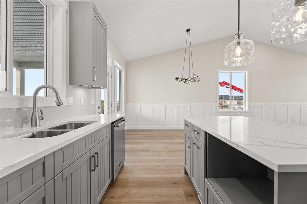 3434 Victory Way, Olds, AB - Indoor Photo Showing Kitchen With Double Sink With Upgraded Kitchen