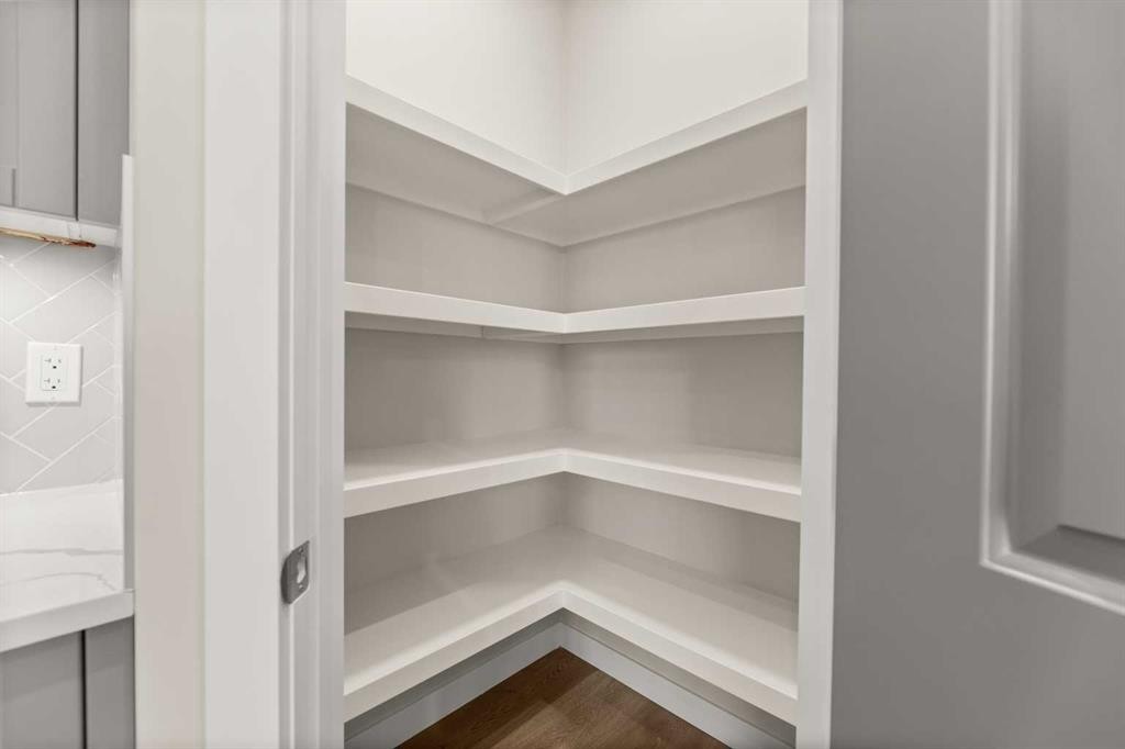 3434 Victory Way, Olds, AB - Indoor