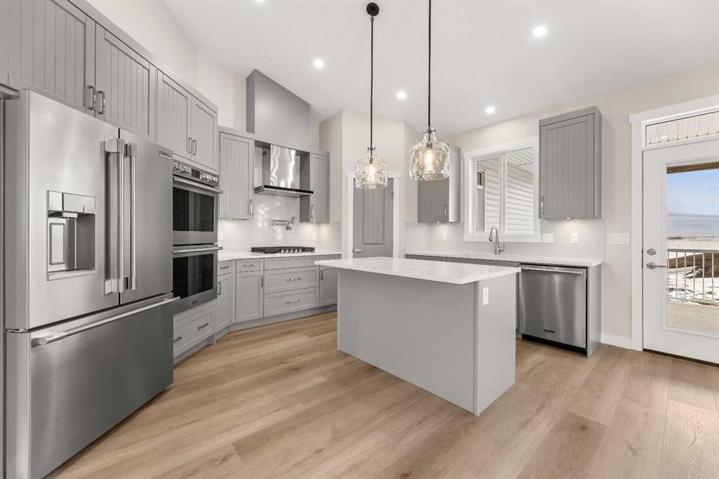 3434 Victory Way, Olds, AB - Indoor Photo Showing Kitchen With Upgraded Kitchen