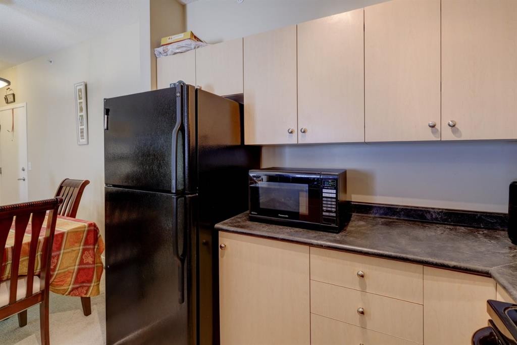 1413-1140 Taradale Drive Ne, Calgary, AB - Indoor Photo Showing Kitchen